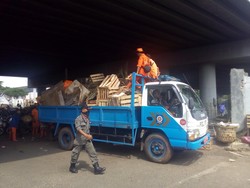 Lapak PKL di Bawah Flyover Klender Dibongkar, Pedagang: Pihak Pasar Ingkar Janji
