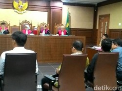 Pejabat Kemen PU Amran Mustary Disebut Terima Uang dari Penyuap Damayanti