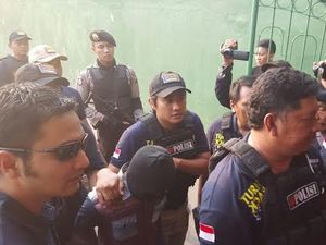 Empat Terduga Pelaku Pembunuhan Anggota TNI di Kediri Direkonstruksi Empat Terduga Pelaku Pembunuhan Anggota TNI di Kediri Direkonstruksi
