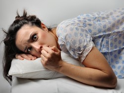 Sering Merasa Jatuh Ketika Ingin Tidur, Kenali Penyebabnya!