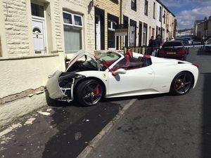 Baru Nikah, Pasangan Ini Hancurkan Ferrari 458 Spider Sewaan Baru Nikah, Pasangan Ini Hancurkan Ferrari 458 Spider Sewaan