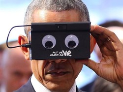 Presiden Obama Jajal Headset VR yang Punya Mata