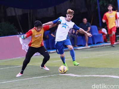 Al Ghazali Beraksi di Lapangan Hijau