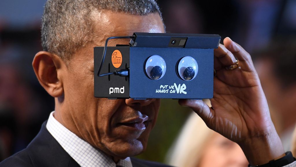 Headset VR Aneh Pikat Obama