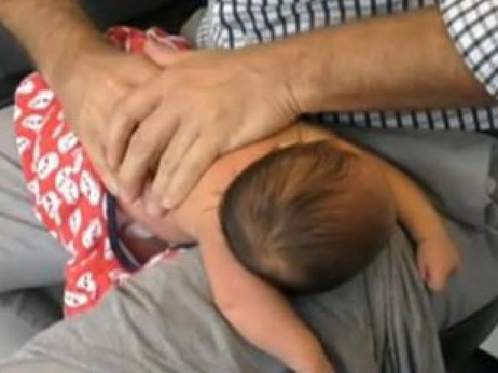 Sembuhkan Bayi Kolik dengan Chiropractic, Dokter Ini Tuai Kontroversi