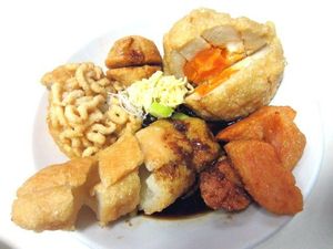 Kalau Mager Tapi Mau Ngemil, Pesan Saja Pempek dan Pisang Goreng di Sini