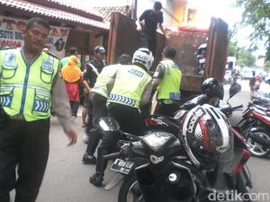 Parkir di Sembarang Tempat, 12 Motor di Bekasi Diangkut Polisi