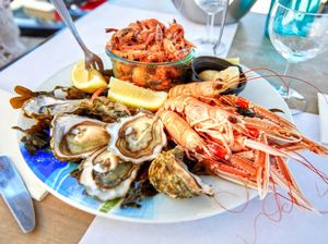 Ini Cara Makan Seafood Agar Tak Berantakan