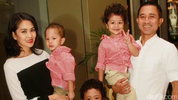 Kebersamaan Lukman Sardi dengan Istri dan 3 Anaknya