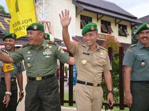 Bupati Yoyok Perintahkan Kades Buka Akses Informasi Dana Desa Bupati Yoyok Perintahkan Kades Buka Akses Informasi Dana Desa