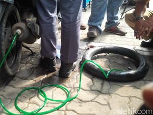 Siswa SMK Ciptakan Alat Tambal Ban Portabel, Bisa Disimpan di Bagasi Motor