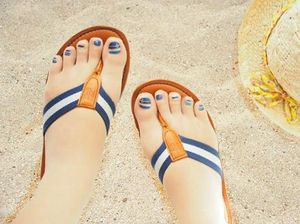 Gemes! Stoking Ini Bisa Buat Kaki Cantik Seperti Pakai Kuteks