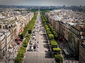 Selamat Tinggal Mobil dan Motor, Paris Larang Kendaraan Lewat Jalan Ini