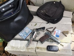 Tembak Warga di Tangsel, 2 Orang Maling Dikeroyok dan Motornya Dibakar