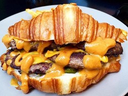 Cheeseburger Croissants, Hybrid Baru dari Amerika dan Prancis