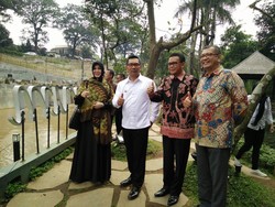 Saat Empat Kepala Daerah Ngobrol Santai di Teras Cikapundung Bandung