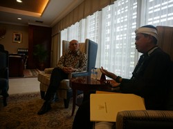 Temui Teten Masduki, Bupati Dedi Undang Jokowi Resmikan Jalan dan Air Mancur