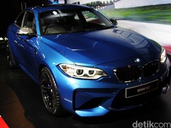 Ini Beda BMW M235i Coupe dengan BMW M2 Coupe