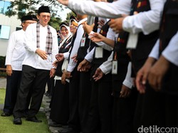 Ahok Sambut Ribuan Tenaga Sensus Ekonomi DKI yang Siap Kerja Door to Door