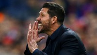 Diego Simeone memberikan pengarahan kepada para pemain Atletico Madrid. Michael Dalder/Reuters/detikFoto.