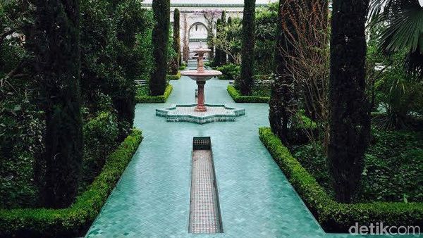 Masjid Raya Paris yang Cantiknya Luar Biasa