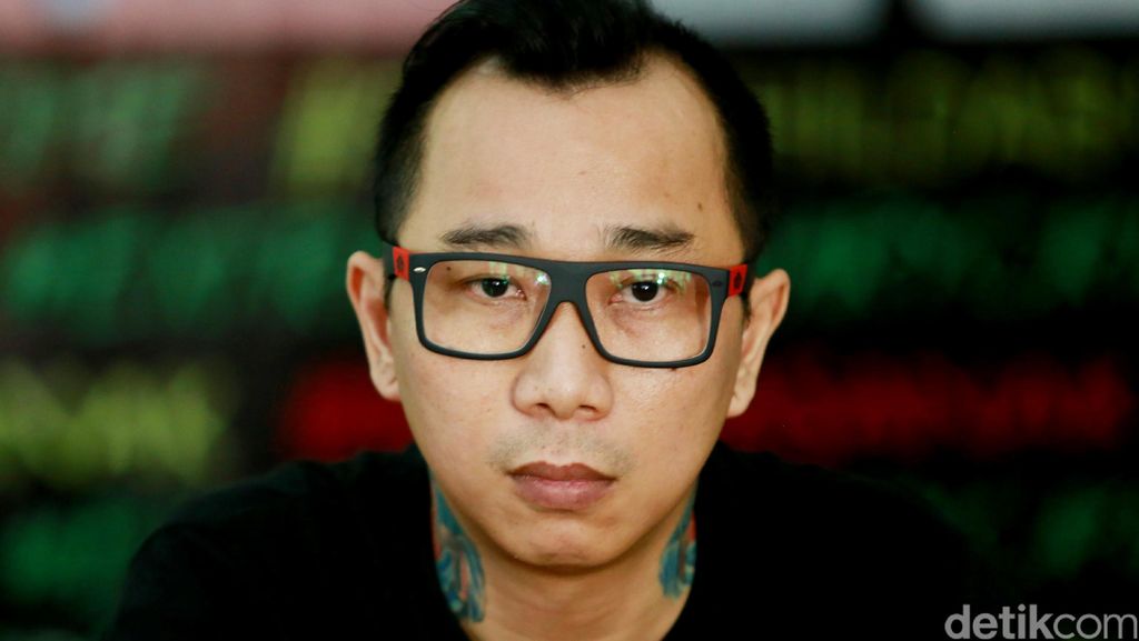 Suami Sheila Marcia Sambangi Komnas PA Suami Sheila Marcia Sambangi Komnas PA