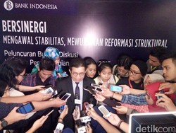 Ketua OJK: Penduduk RI Banyak, Pertumbuhan 5% Tidak Cukup