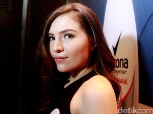 Olivia Jensen, Pretty in Black