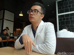 Kucing Dennis Adhiswara Bisa Ramal Piala Dunia?