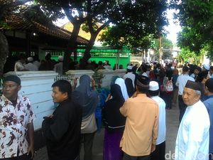 KH Ali Mustafa Sempat Salat Subuh Berjemaah dan 2 Kali Dilarikan ke RS