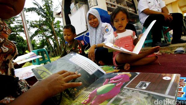 Perpustakaan Keliling untuk Anak Rusun