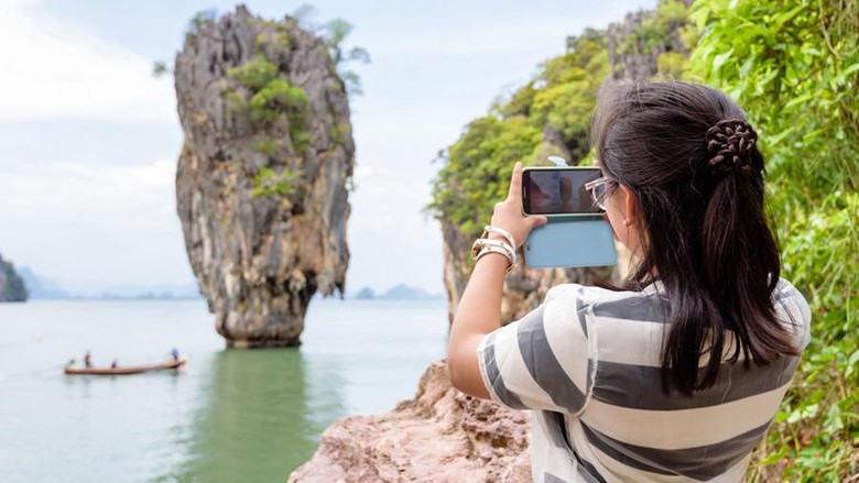 Foto: Wisatawan tiba ke lokasi syuting film James Bond (Thinkstock) Foto: Wisatawan tiba ke lokasi syuting film James Bond (Thinkstock)