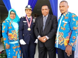 Harapan Pemprov ke Restiana dan 10 Lulusan Sekolah Pilot asal Papua Barat