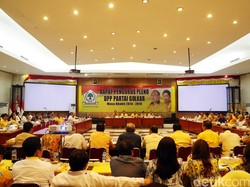 Ical Ada di AS, Agung Laksono Pimpin Pleno Golkar Bahas Munaslub