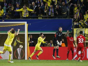 Mignolet Tetap Optimistis karena Masih Ada Duel di Anfield