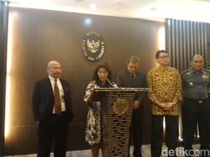 Menteri Susi Serahkan Kapal Hua Li Buronan Interpol ke Pemerintah Argentina