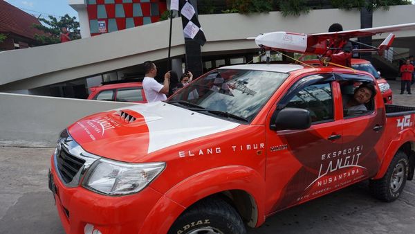 Pawai Merah Sambut Elang Timur