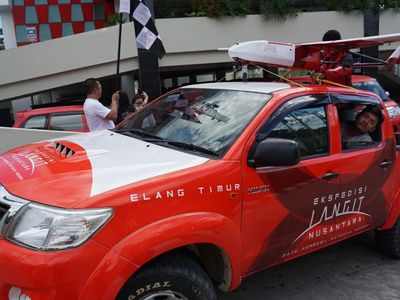 Pawai Merah Sambut Elang Timur