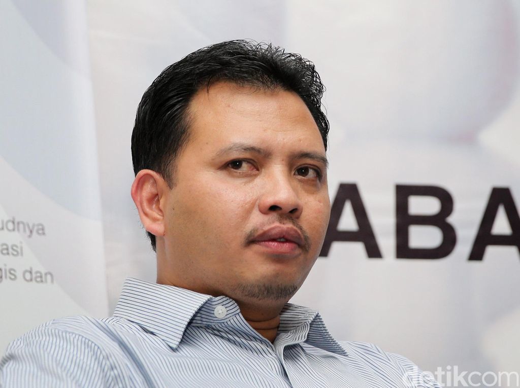 Jokowi dan Prabowo Dinilai Ambil Jalan Tengah Tentukan Cawapres Jokowi dan Prabowo Dinilai Ambil Jalan Tengah Tentukan Cawapres