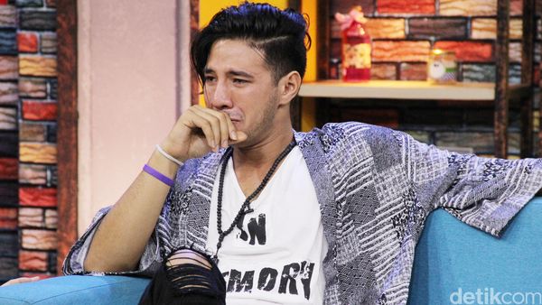 Ammar Zoni Berurai Air Mata