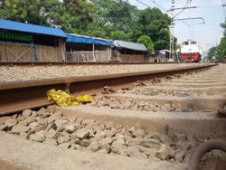 Warga Pinggir Rel Gunung Antang Pasrah Digusur untuk Double-Double Track