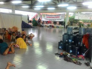 Manusia Perahu Sudah Berangsur Pindah ke Aula Masjid Luar Batang Manusia Perahu Sudah Berangsur Pindah ke Aula Masjid Luar Batang