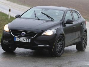 Volvo Mulai Uji Pesaing BMW X1 dan Audi Q3 Volvo Mulai Uji Pesaing BMW X1 dan Audi Q3
