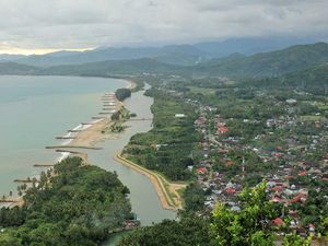 Indahnya Painan Dilihat dari Bukit Langkisau
