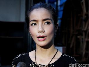 Kiki Mirano Tutup Kuping Soal Berita Negatif Sheila Marcia