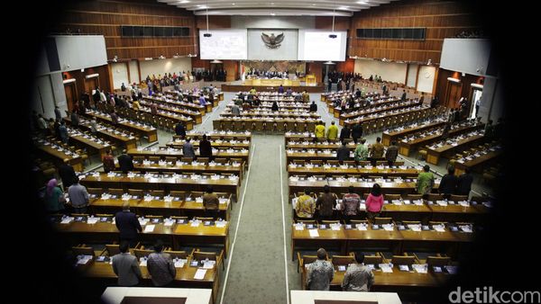 222 Anggota Dewan Bolos di Paripurna DPR