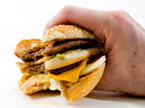 10 Makanan Pemicu Kanker yang Harus Dibatasi Mulai Sekarang