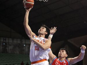 Pelita Jaya & Garuda Menang Telak