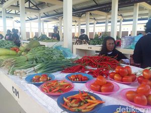 Pedagang di Jayapura Senang Direlokasi ke Pasar Pedagang di Jayapura Senang Direlokasi ke Pasar