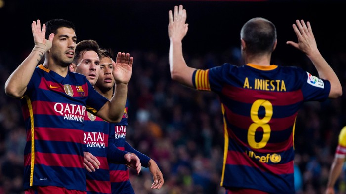 Enrique Optimistis Barca Akan Juarai Liga dan Copa del Rey